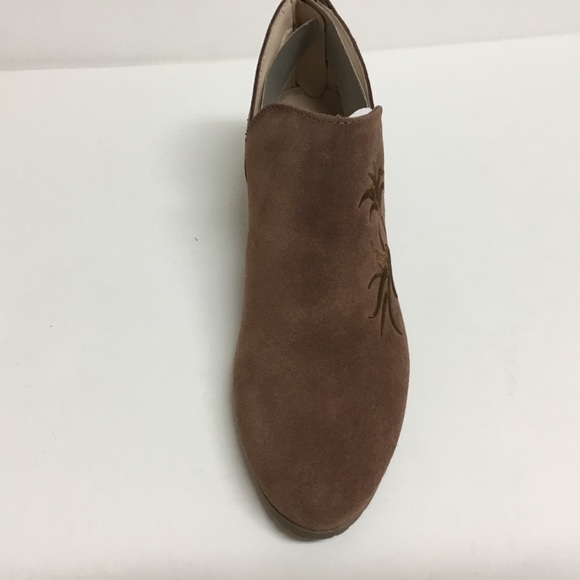 Kenneth Cole Reaction Side Gig tan embroidered leather ankle boots - Picture 9 of 15